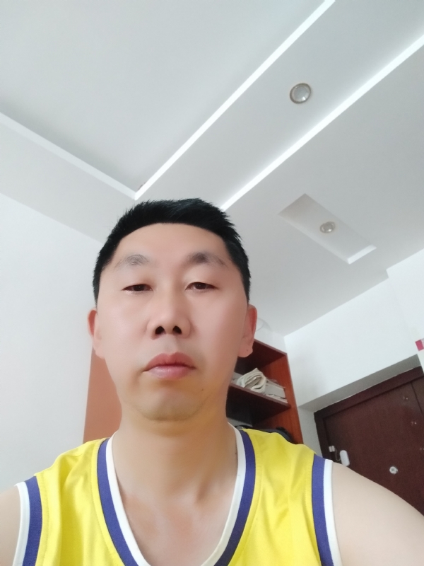 写尽半生纸上酸的第一张照片--曲靖残疾人相亲网